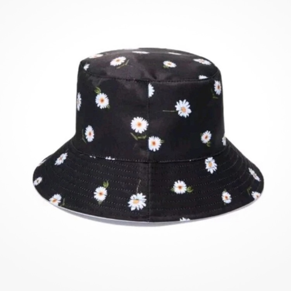 EUC Alice‎ and Olivia Floral Reversible Bucket Hat
